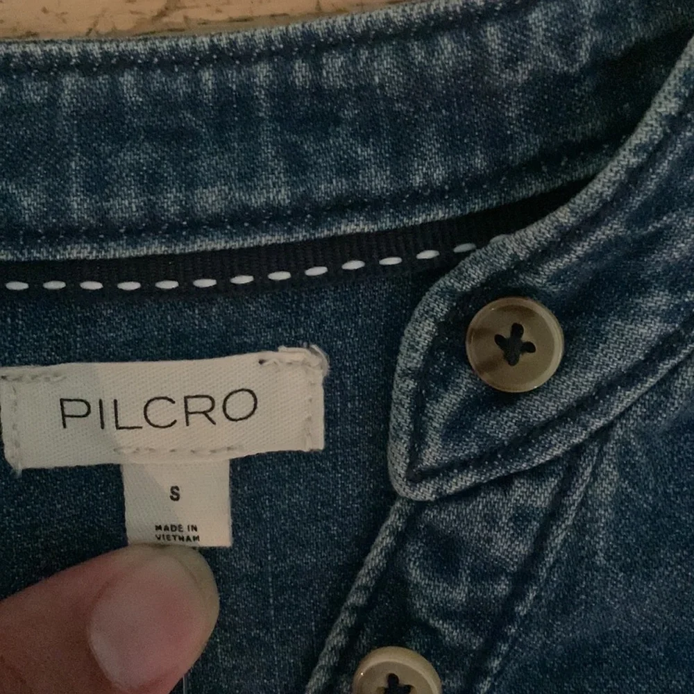 Selling a woman shirt any questions ask 💕😊 - Picture 4 of 4